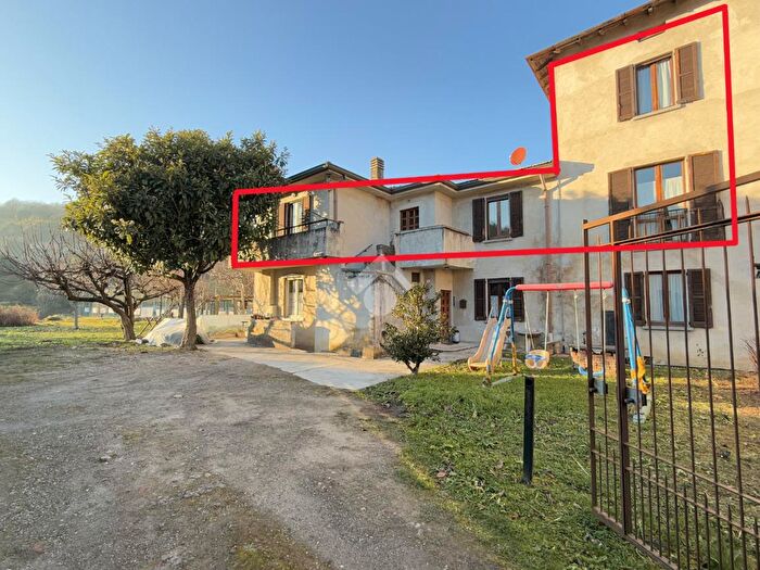 Appartamento quadrilocale in vendita in Via Borlengo, Olgiate Molgora
