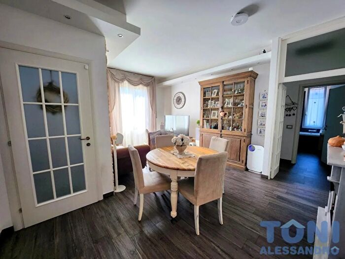 Appartamento con 5 locali in affitto in Empoli