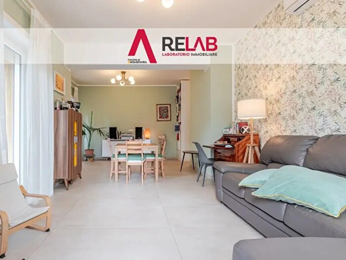 Appartamento quadrilocale in vendita in Via Capo Palinuro, Roma