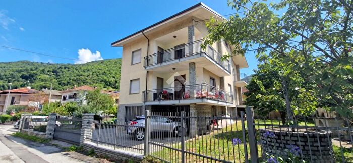 Casa con 8 locali in vendita in Via Torino, Pinasca