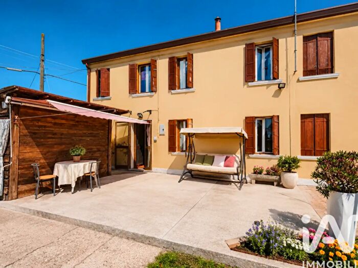Casa quadrilocale in vendita in Strada Cavedon, Adria