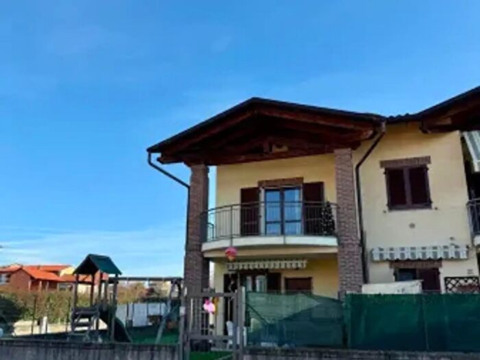 Casa con 6 locali in vendita in Via Vercellotto d, Cossato