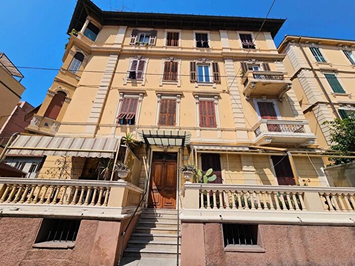 Appartamento trilocale in vendita in Corso degli Inglesi Sanremo, Sanremo