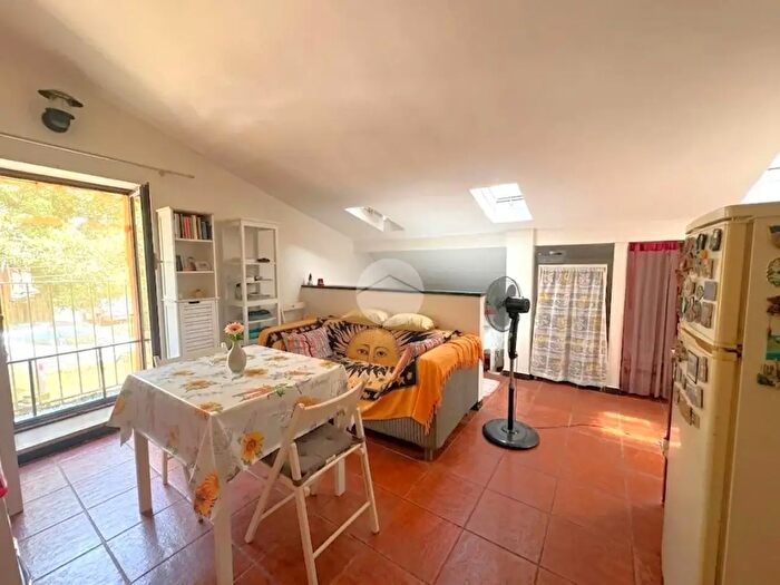 Appartamento monolocale in vendita in Via Cadighiara, Genova