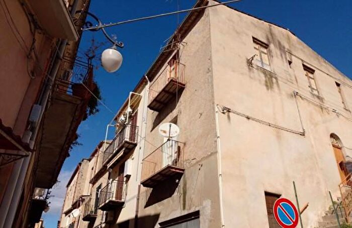 Appartamento trilocale in vendita in Via Limina, SantAngelo Di Brolo