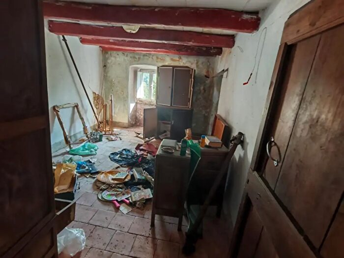 Casa con 7 locali in vendita in Fosdinovo