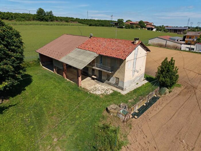 Casa quadrilocale in vendita in Frazione San Grato, Piozzo