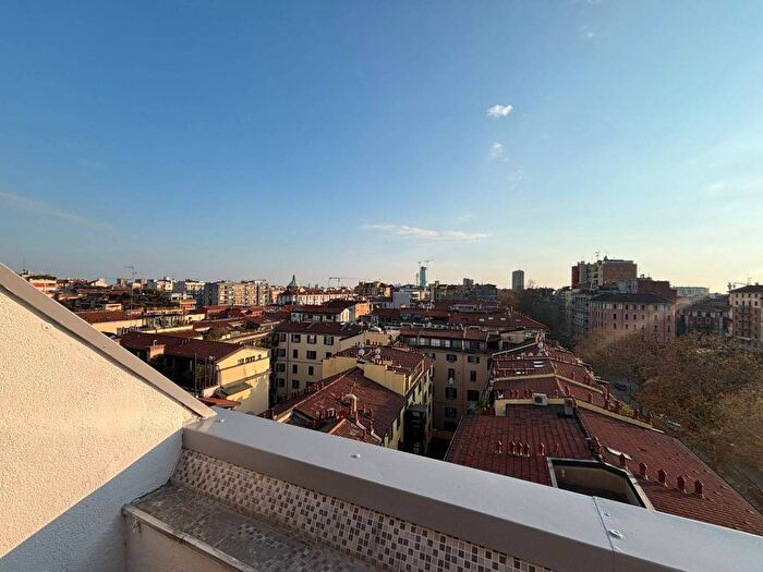 Appartamento trilocale in affitto in Via Antonio Fogazzaro, Montenero, Milano