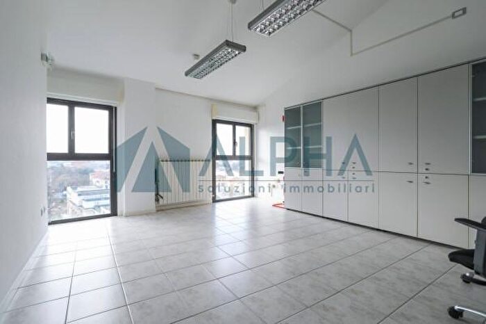 Appartamento quadrilocale in vendita in Via Ravegnana, Forli