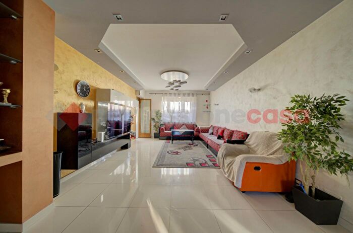 Appartamento quadrilocale in vendita in Via Albenga, Torino