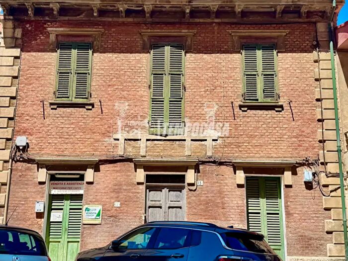 Appartamento con 5 locali in vendita in Via Trieste, Falconara Marittima