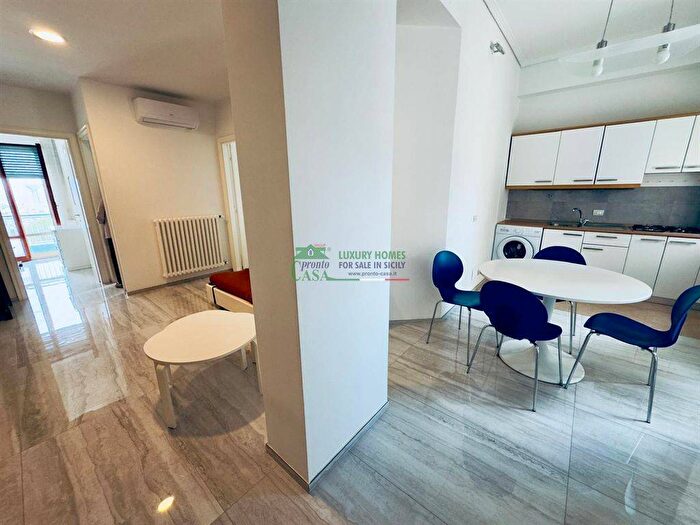 Appartamento trilocale in affitto in VIA LEONARDO DA VINCI, Centro, Ragusa