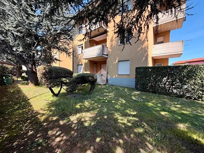 Appartamento trilocale in vendita in Via Valtrighe, Terno DIsola