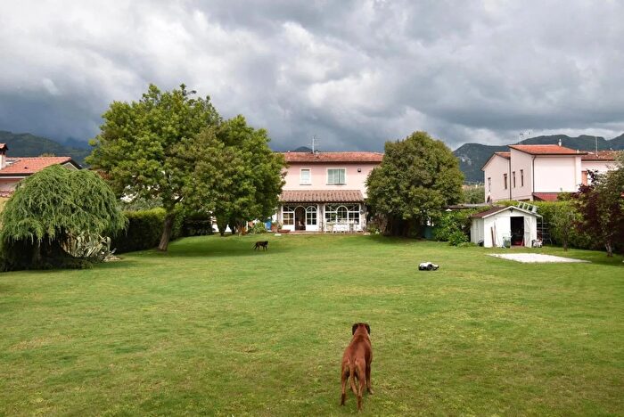 Casa con 5 locali in vendita in Via Fortunato Federigi, Seravezza