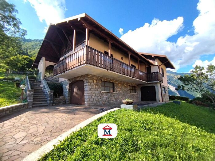 Casa quadrilocale in vendita in Via Cimaprati, Serina