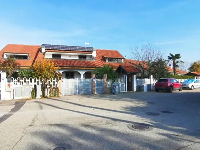 Casa quadrilocale in vendita in Via Asti, Rivalta Di Torino