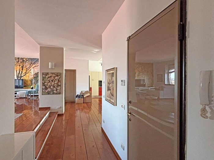 Appartamento con 5 locali in affitto in Via Arena, Ticinese, Milano
