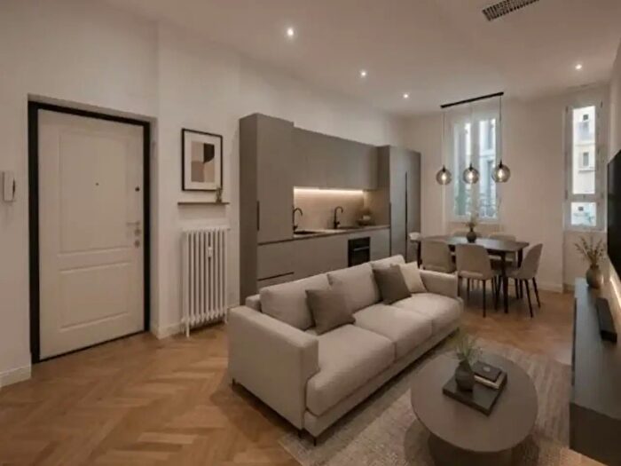 Appartamento trilocale in vendita in Viale Mugello, Milano