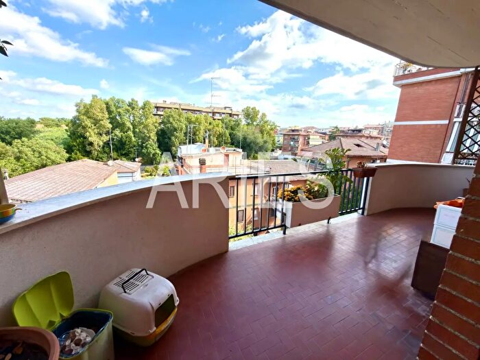 Appartamento trilocale in vendita in Via di Casalotto Nuovo, Roma