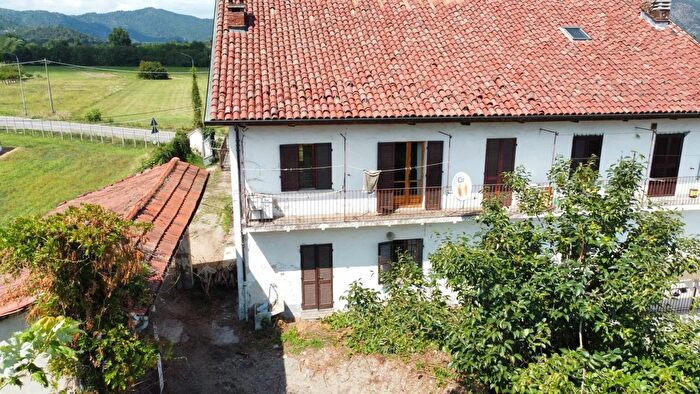Casa con 5 locali in vendita in Via Provinciale Cumiana, Cumiana