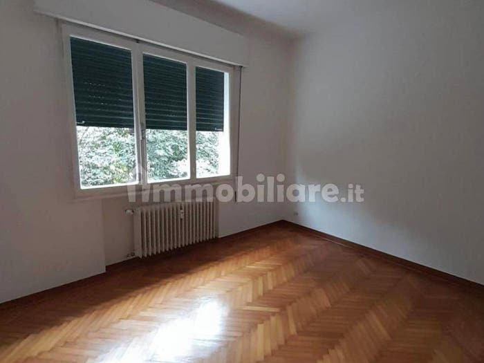 Appartamento trilocale in affitto in Via IV Novembre, Prato della Valle Pontecorvo, Padova