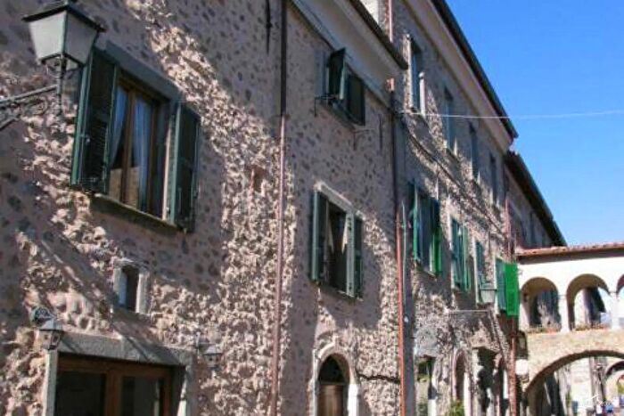 Casa con 5 locali in vendita in Villafranca In Lunigiana