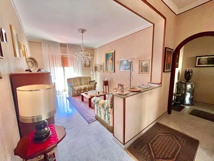 Appartamento trilocale in vendita in Via Bergamo, Palermo
