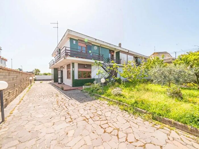 Casa con 8 locali in vendita in Via Giuseppe Antonio Borgese, Roma