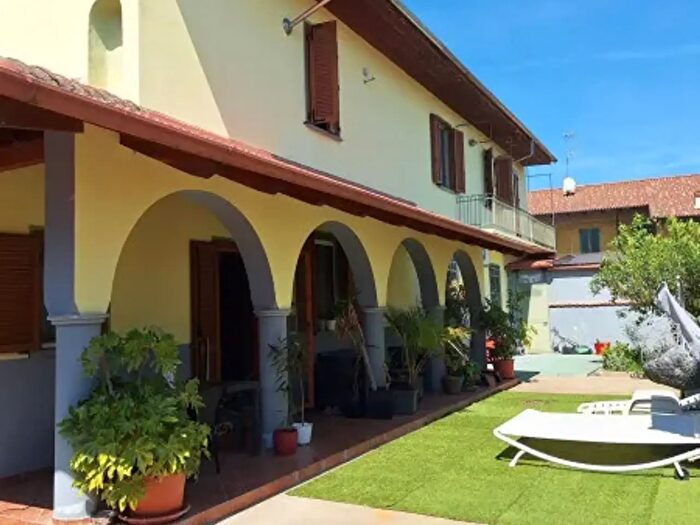 Casa con 6 locali in vendita in Quinto Vercellese