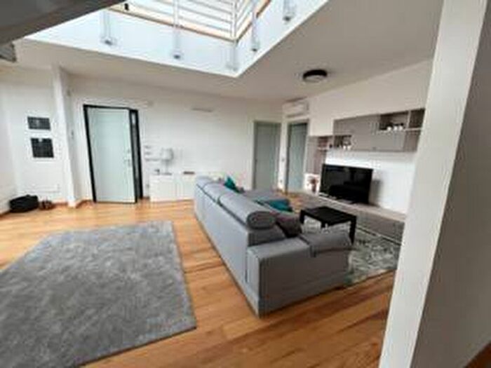 Casa con 6 locali in affitto in Via Ferruccio Lamborghini, Crocetta, Modena