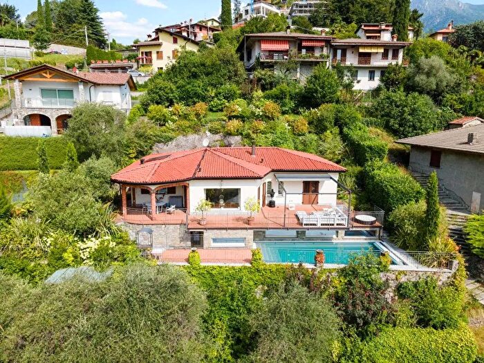 Casa con 8 locali in vendita in Via l Cadorna, Menaggio