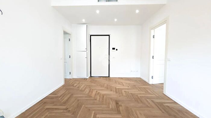 Appartamento bilocale in vendita in Via Val Strona, Milano