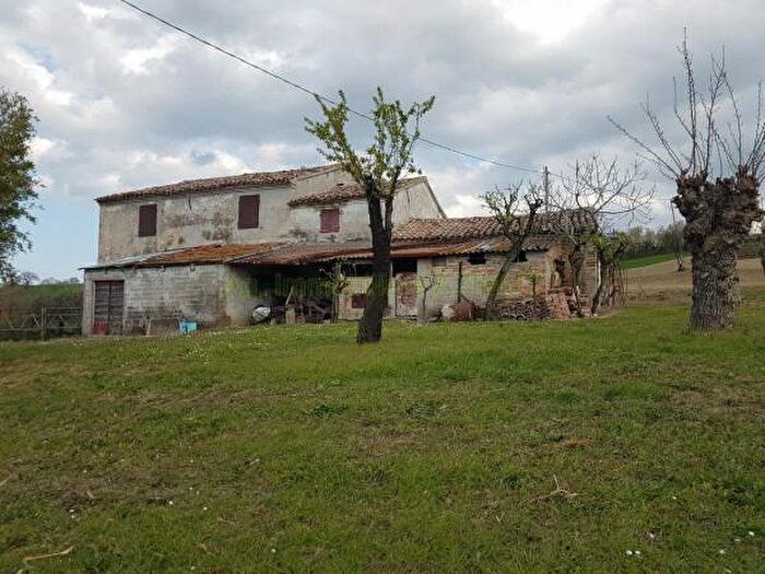 Casa con 6 locali in vendita in Via San Filippo, Terre Roveresche