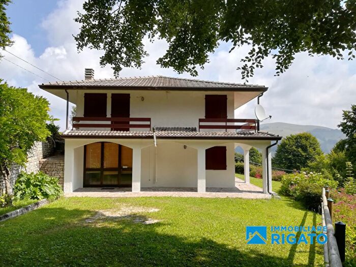 Casa quadrilocale in vendita in Solagna