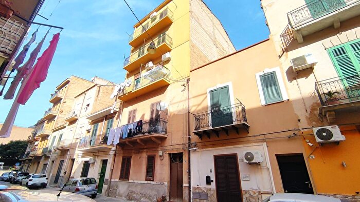 Appartamento quadrilocale in vendita in Via Generale Giovanni Ameglio, Palermo