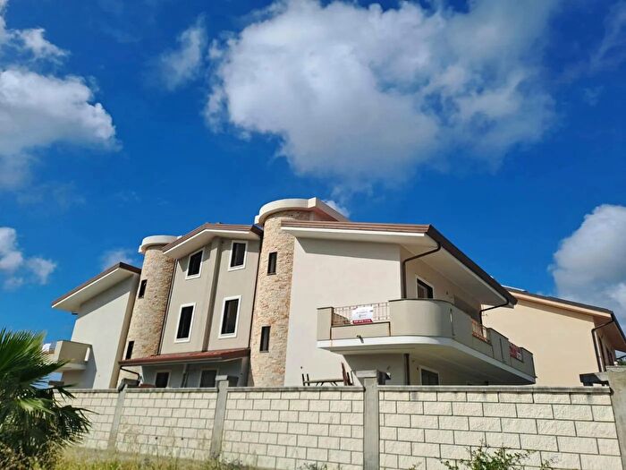 Casa con 9 locali in vendita in Via Erice, Barcellona Pozzo Di Gotto