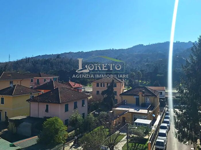 Appartamento trilocale in vendita in Via della Pineta, Rapallo