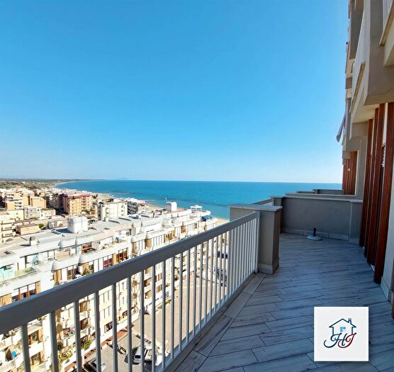 Appartamento quadrilocale in vendita in Piazzale Michelangelo, Nettuno