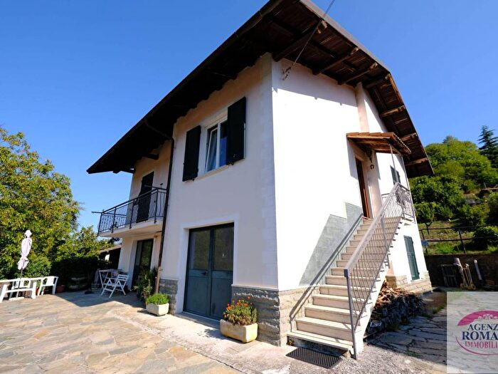 Casa con 6 locali in vendita in Via Demetrio Dabove, Centro, Sassello