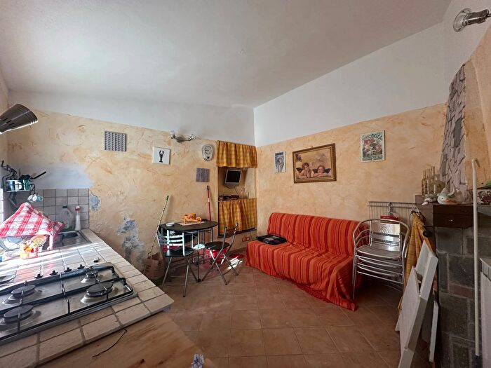 Casa bilocale in vendita in Fosdinovo