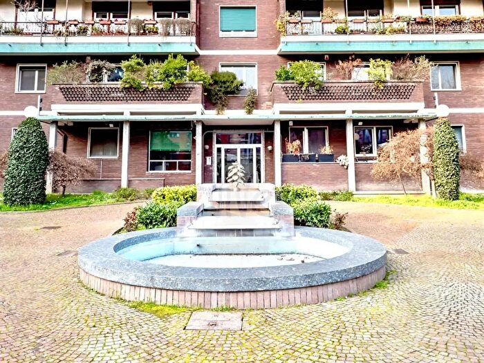 Appartamento trilocale in vendita in Via Giancarlo Sismondi, Milano