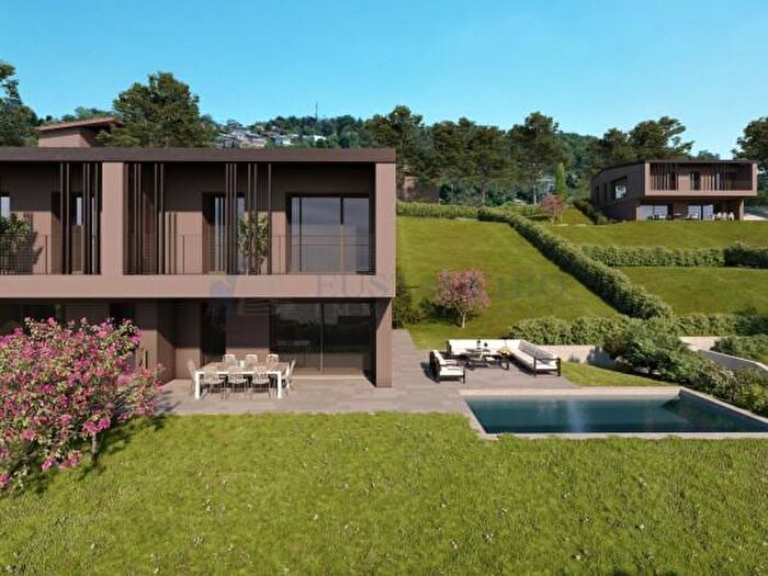 Casa quadrilocale in vendita in Via Libertà, Ponteranica