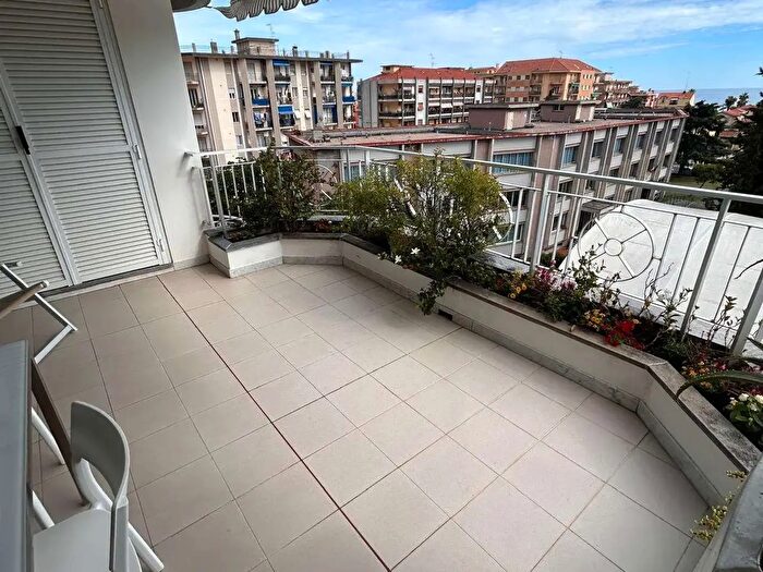 Appartamento con 7 locali in vendita in Via Sottoconvento, Ventimiglia