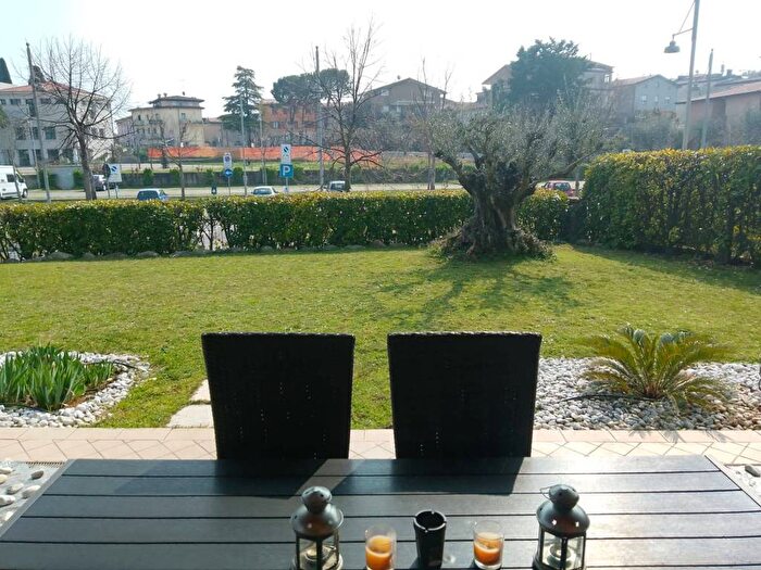 Casa con 5 locali in affitto in Piazza San Martino, Moniga del Garda