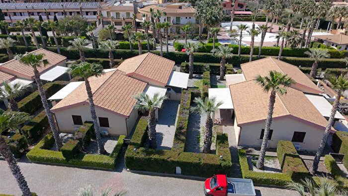 Casa trilocale in vendita in Contrada Pistavecchia, Campofelice Di Roccella