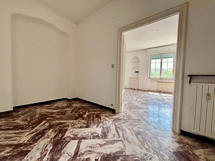 Appartamento con 8 locali in vendita in Via Stefano Turr, Genova