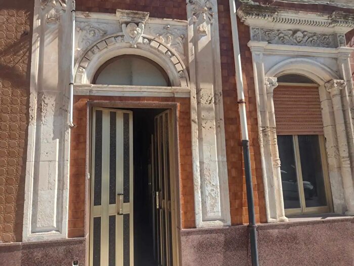 Casa con 5 locali in vendita in Canicattini Bagni