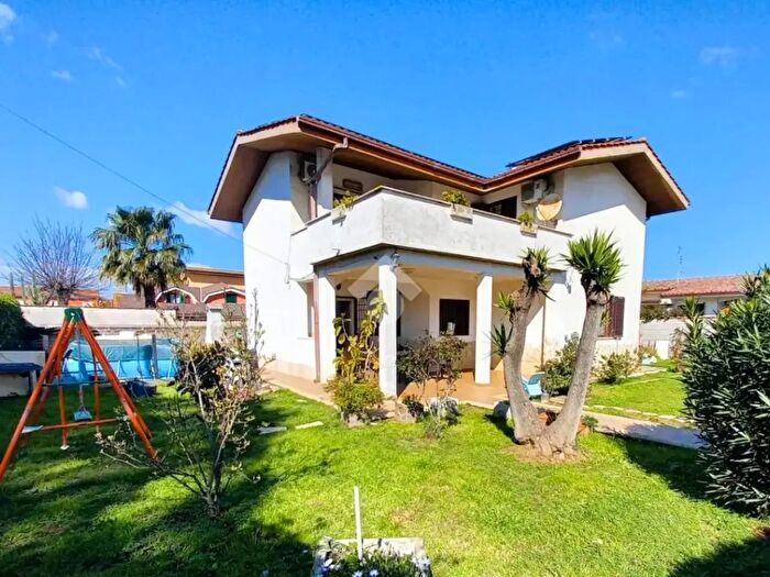 Casa con 5 locali in vendita in Via Pordenone, Ardea