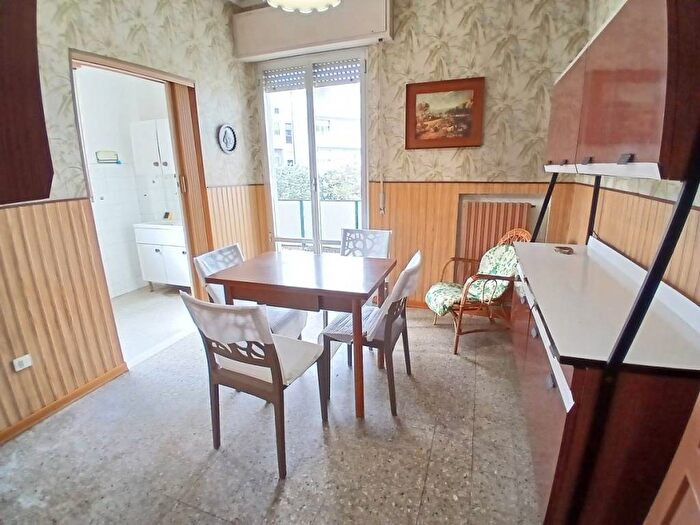 Appartamento trilocale in affitto in Via Francesco Petrarca, Le Grazie, Ancona