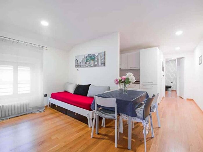 Appartamento bilocale in affitto in Corso Genova, Milano